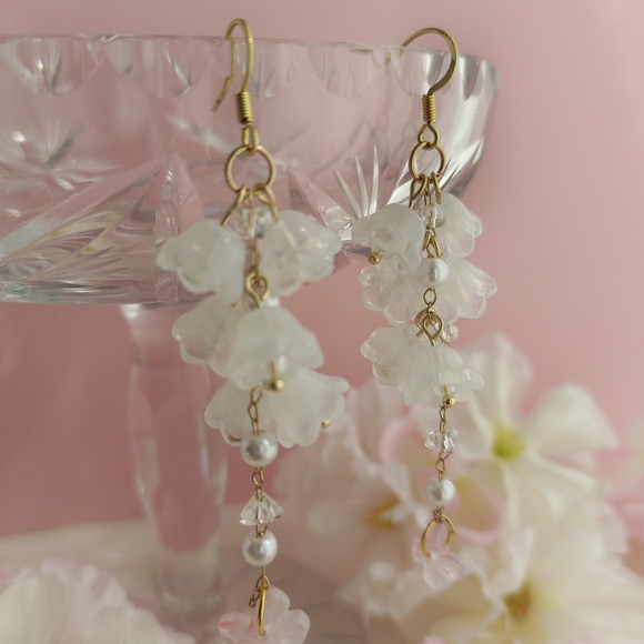 Handmade made flower earrings - Picture 4 of 7